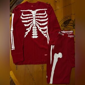 Supreme Hanes Bones Men’s Thermal Set